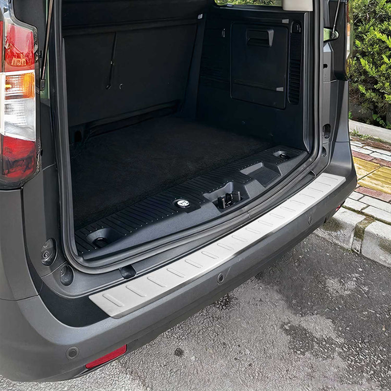 Protezione soglia di carico per Ford Tourneo Courier 2023-2025 in acciaio inox cromato spazzolato