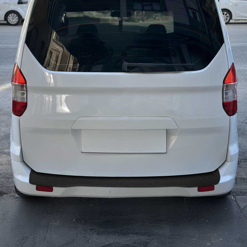 Protezione paraurti per soglia di carico Ford Transit Tourneo Courier 2014-2023, nera