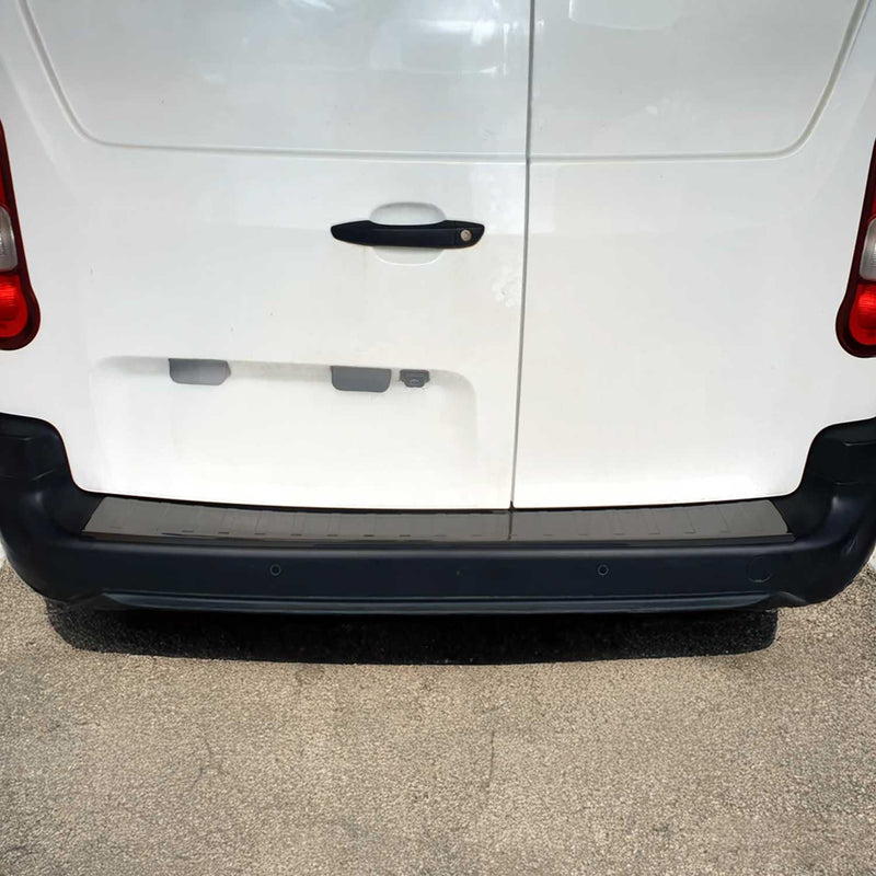 Protezione paraurti per soglia di carico per Opel Combo 2019-2024 Cromata Scuro